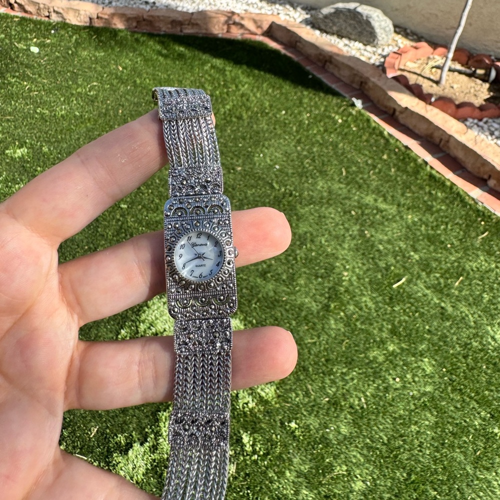 Vintage Geneva ladies wrist watch bracelet style silver color